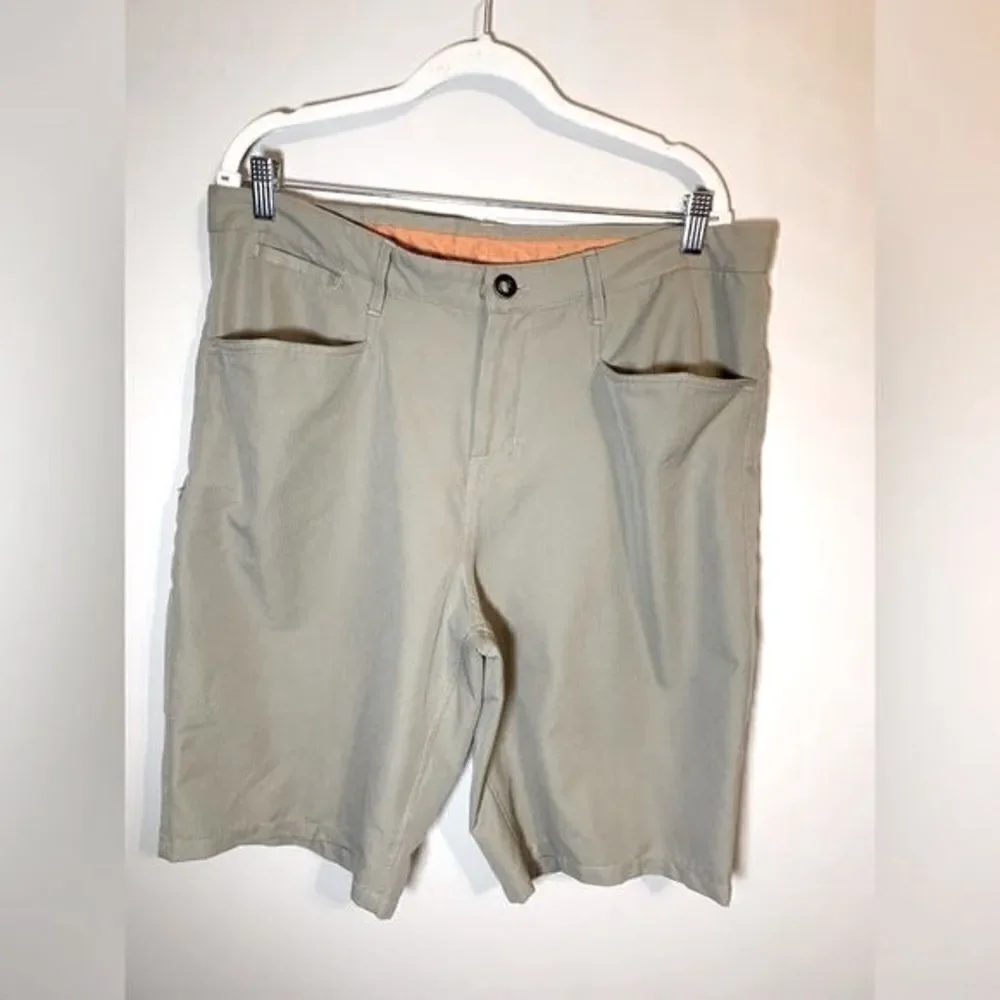 The North Face Khaki Shorts Size 36